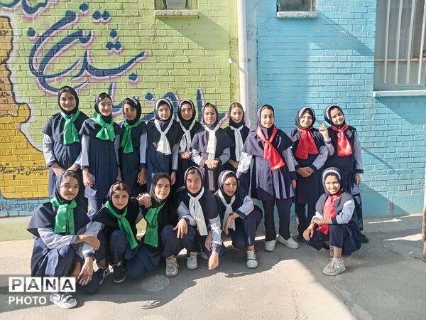 جشن آغاز سال تحصیلی در دبستان ناهید نخودی