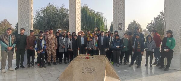 زیارت عاشورا و غبار روبی مزار شهدای گمنام نیشابور
