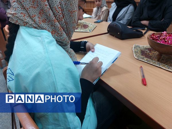گردهمایی هنرمندان به مناسبت بزرگداشت استاد شهریار در شهرستان حاجی آباد