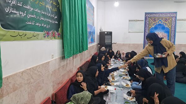 افطار و محفل انس با قرآن در ماه میهمانی خدا در گناباد