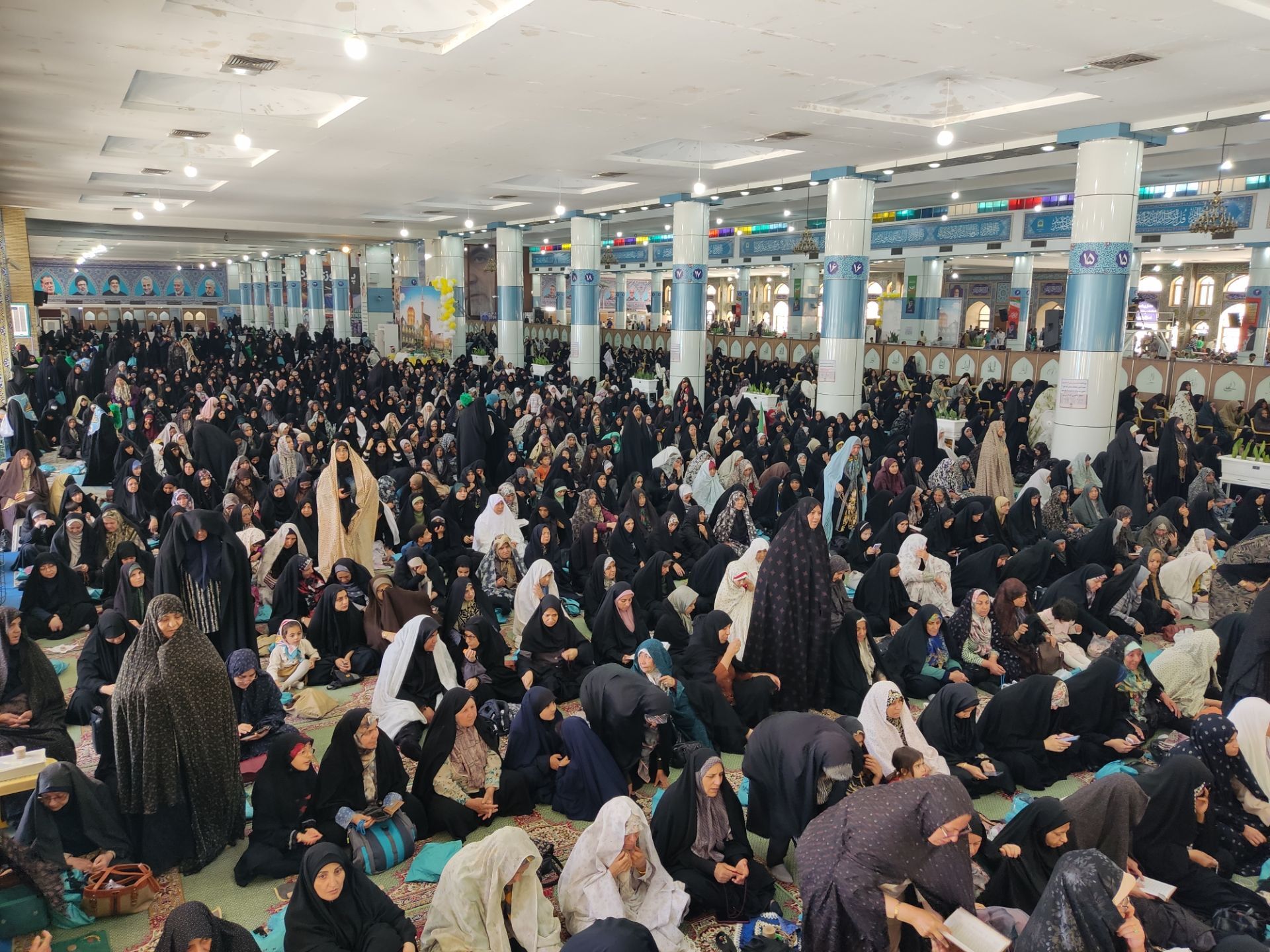 روز جهانی کار و کارگر و روز معلم را تبریک گفت