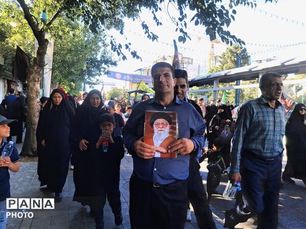 مشهد غرق در ماتم ؛ وداع میلیونی با پیکر مطهر رهبر شهید