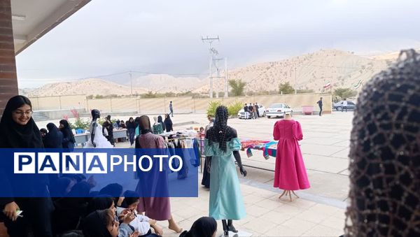 نمایشگاه آثار و دست‌سازه‌های هنرجویان در شهر رویدر