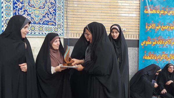 برنامه تجلیل از برترین‌های مسابقات قرآن و عترت، نماز و مسابقات فرهنگی هنری ملارد 