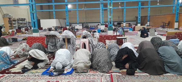 دروازه‌های آسمان بر معتکفین روز اول گشوده شد
