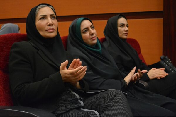 آیین تجلیل از برگزیدگان حوزه مشاوره و پیشگیری از آسیب‌های اجتماعی بهارستان‌دو
