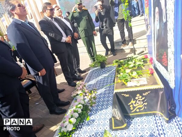 زنگ مهر، ایثار، شهادت و نماز  در هنرستان دارالفنون