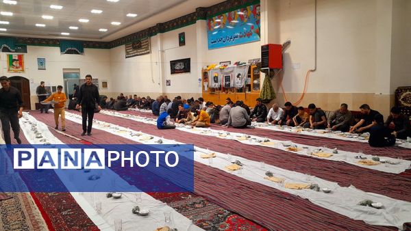 افطاری به مناسبت شب قدر در مسجد چهارده معصوم الغدیر 