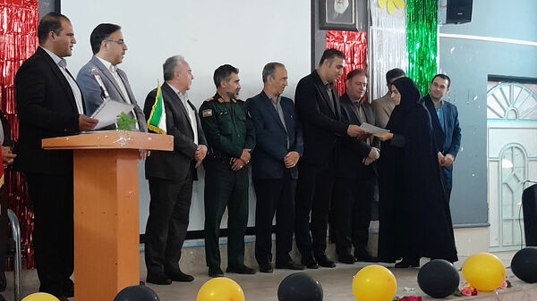 مراسم گرامیداشت هفته معلم در شهرستان معمولان