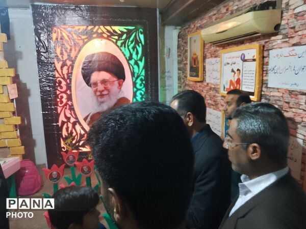 بازدید رئیس آموزش‌وپرورش از غرفه‌های فرهنگی و آموزشی؛ تأکید بر تداوم یادگیری در هر شرایط