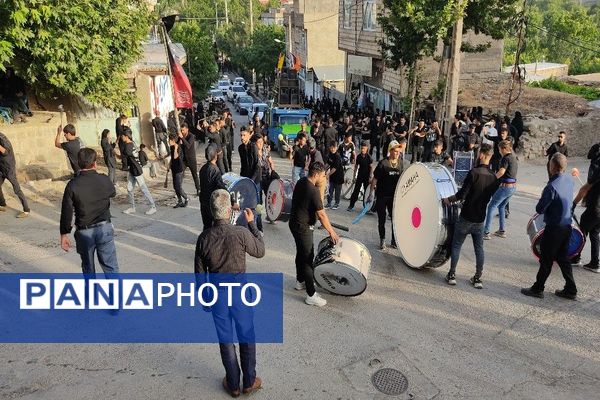 مراسم عزاداری و زنجیرزنی هیئات مذهبی شهر بار در روز تاسوعا حسینی 