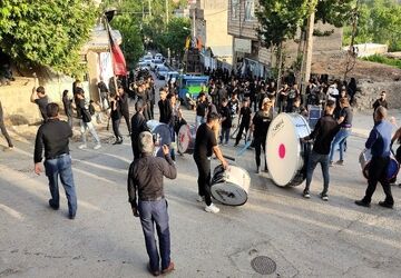 مراسم عزاداری و زنجیرزنی هیئات مذهبی شهر بار در روز تاسوعا