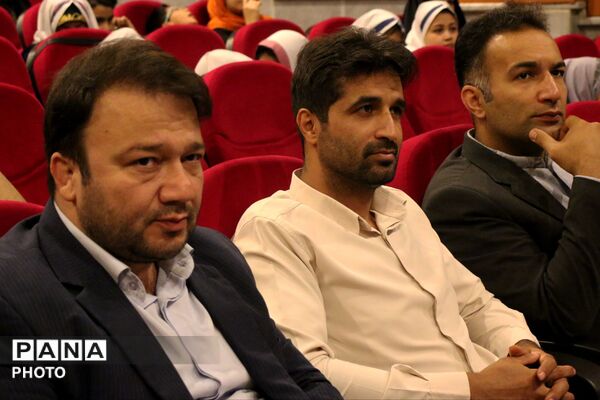آیین تجلیل از دانش‌آموزان برگزیده جشنواره جابر ابن حیان و پژوهش‌سراهای کبودراهنگ