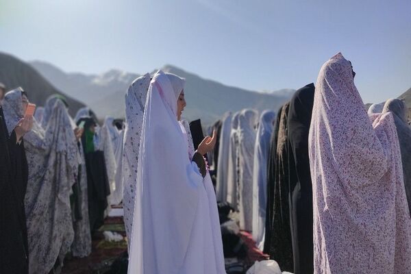 برگزاری نماز عید فطر در شهرستان نیشابور 