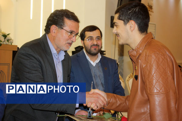 آیین تجلیل از رتبه‌های برتر کنکور ۱۴۰۳ شهرستان ملارد 