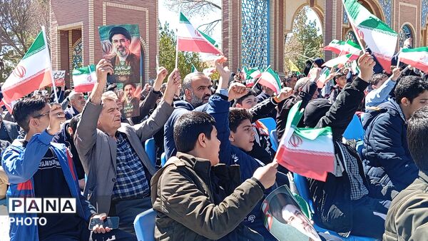 اجتماع باشکوه دانش‌آموزان چهارمحال و بختیاری در گلزار شهدای شهرکرد