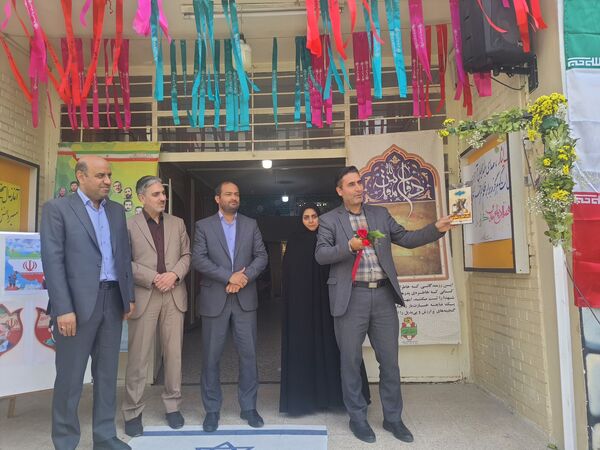 مراسم باشکوه زنگ ایثار و مقاومت در مدرسه شاهد تکتم ناحیه ۳
