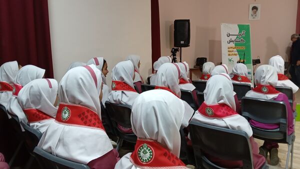 افتتاح کتابخانه سیار روستایی شماره۲ نیشابور باحضورپیشتازان سازمان دانش آموزی درمراسم