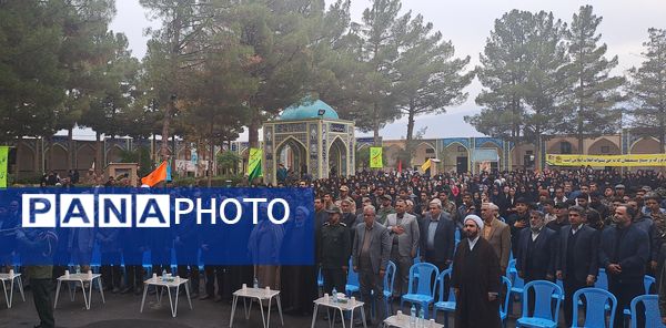  غبارروبی مزار شهدا در نیشابور 