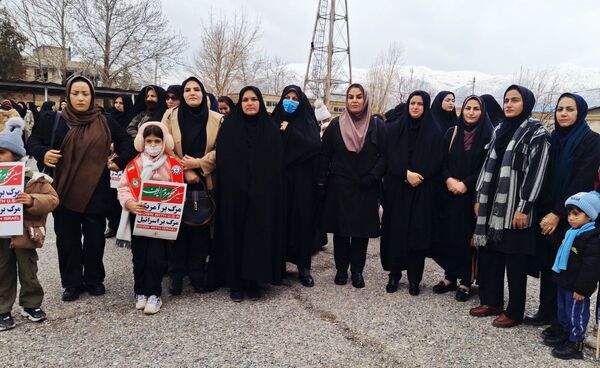 جامعه پرشورفرهنگیان و دانش آموزان در راهپیمایی ۲۲ بهمن منطقه بیرانوند