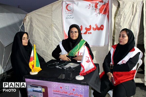 خدمت خادمان موکب بخش تنکمان به زائران رهبر شهید