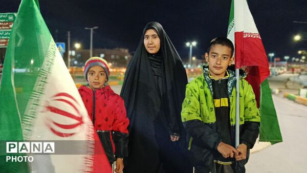از کودک تا پیر، حضور هر ایرانی در دفاع از آرمان‌ها