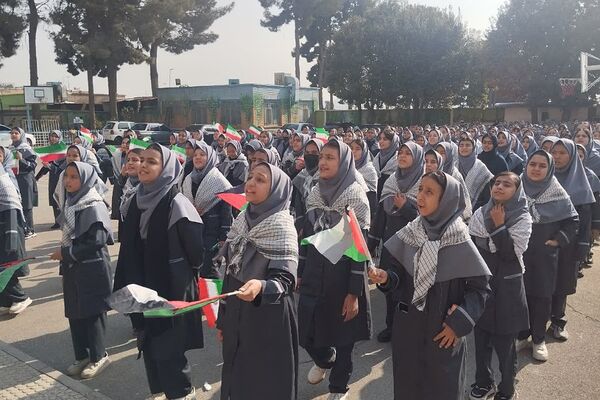 تجمع دانش‌آموزان دبیرستان معرفت در حمایت از جبهه مقاومت و محکومیت شهادت سید حسن نصرالله