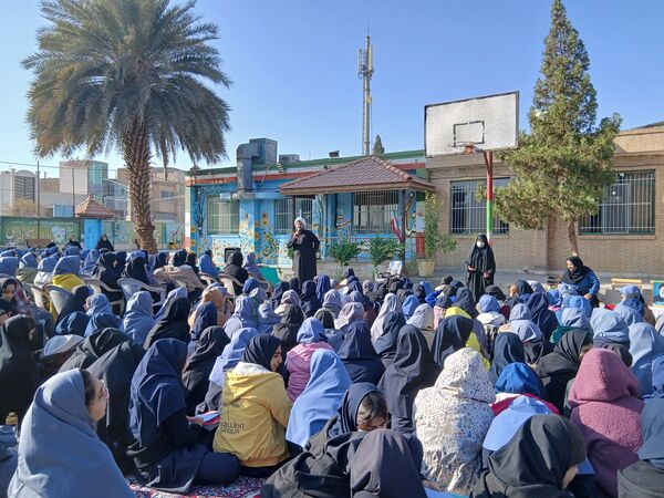 برگزاری مراسم عزاداری ایام فاطمیه در دبیرستان شهید دهقان 