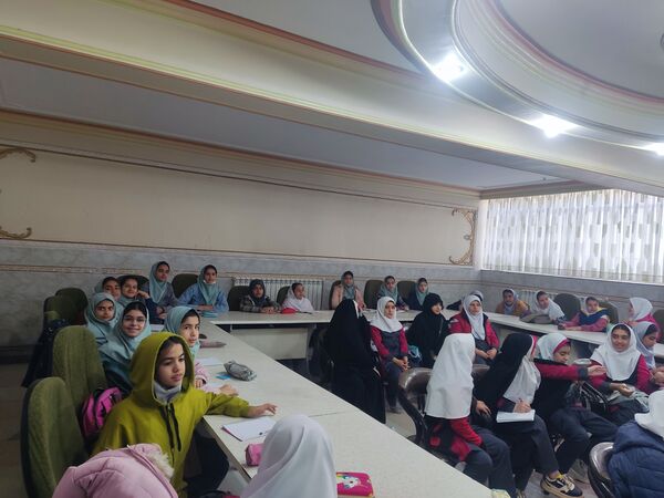کارگاه آشنایی دانش‌آموزان با سلول‌های بنیادی و کاربردی