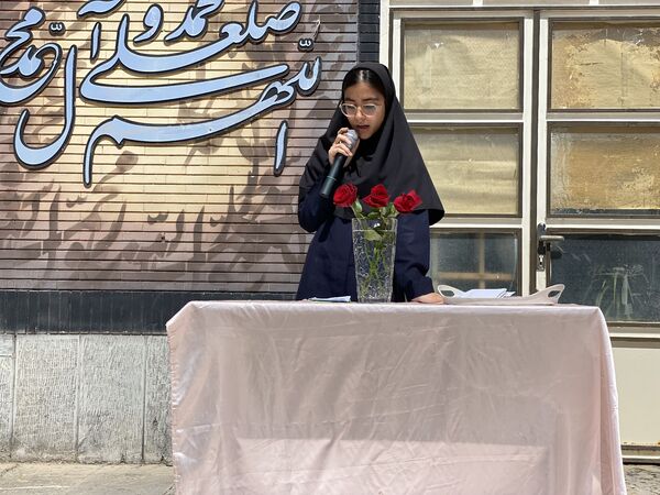 معلمان، مشعل‌داران راه آگاهی در آیینه‌ مهر و خرد