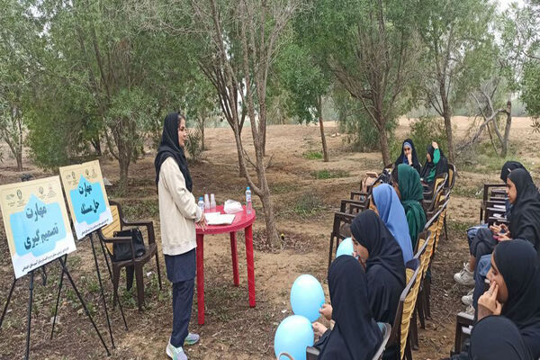 اردوی توانمندسازی دانش‌آموزان دختر  همیار مشاوران در بوشهر