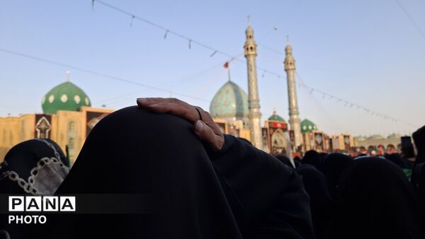 وداع پرشور نوجوانان با آقای شهید ایران 