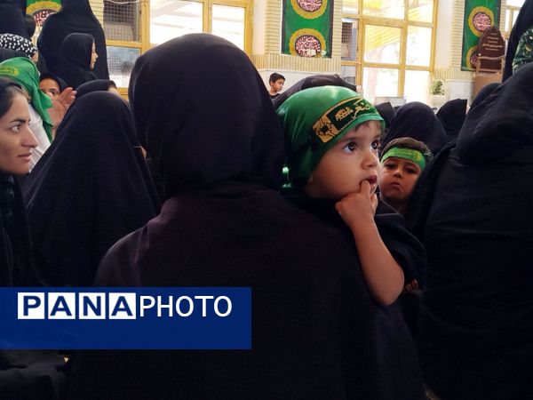 اجتماع عظیم شیرخوارگان حسینی در روستای عارف‌آباد