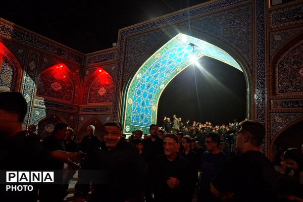 میزبانی اصفهان از مردم عزادار حسینی در شب شام غریبان
