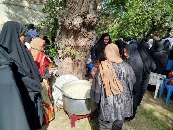 جشنواره توت سفید در هوراند