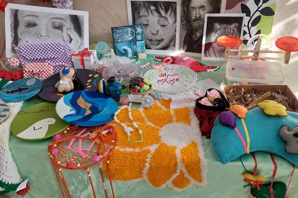 نمایشگاه دست سازه‌های دانش‌آموزان مدرسه شهید شرافت بهارستان‌دو