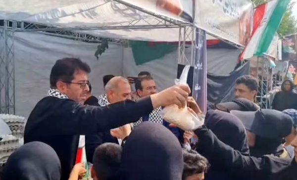 برپایی موکب‌ها در اربعین حسینی نمادی از دین باوری و سنت نبوی است