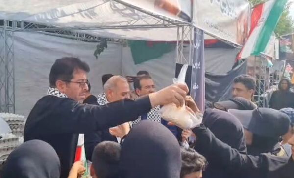 برپایی موکب‌ها در اربعین حسینی نمادی از دین باوری و سنت نبوی است