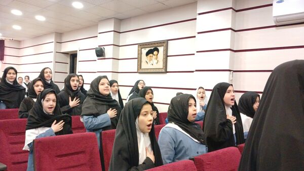 افتتاح پایگاه بسیج دانش‌آموزی در دبستان قرآنی نرجس ناحیه یک کرج