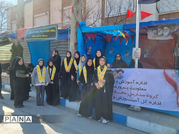 برپایی موکب سازمان دانش‌آموزی در حاشیه اجتماعات جنگ رمضان در همدان