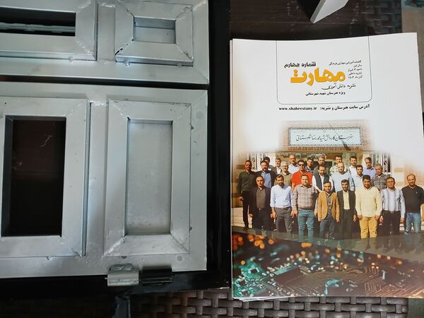 برگزاری نمایشگاه ایده‌های تحول آفرین در دبیرستان الگونه ناحیه ۳ شیراز
