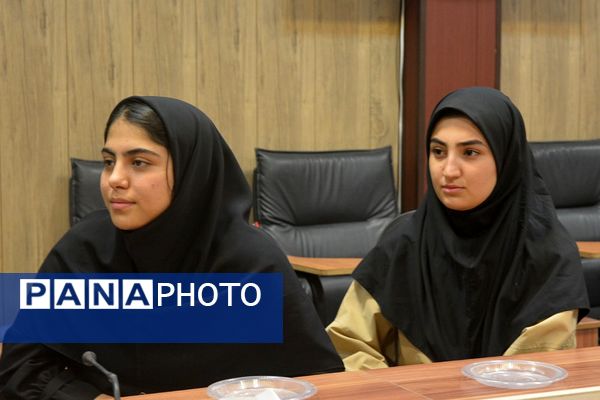 جلسه آموزشی خبرنویسی و تجلیل از دانش‌آموز خبرنگاران فعال پانا ناحیه 2 بهارستان