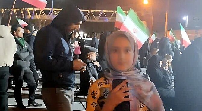 میدان‌داری مردم یزد در چهارشنبه سوری