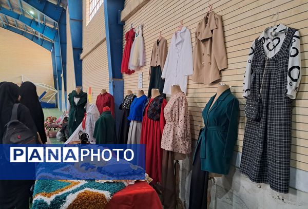 بازارچه دست‌سازه‌های دانش‌آموزی منطقه میانکوه