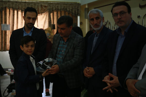 تجلیل برگزیدگان نوجوان سالم در ناحیه 5 تبریز