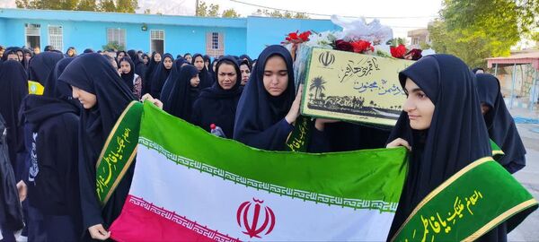 استقبال مدارس دشتی از شهید گمنام