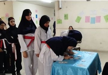 برگزاری مراسم هفته بهداشت روان و انتخابات همیاران مشاوره در مدارس همدان