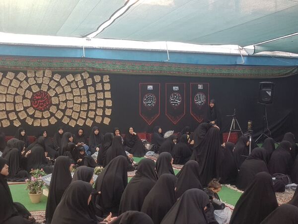 مراسم عزاداری سیدالشهدا دردبیرستان دخترانه امام حسین (ع)