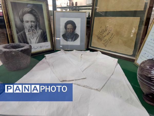 هفته کتاب خوانی در آرامگاه شهید مدرس