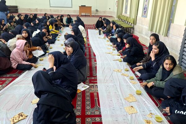 مراسم عزاداری حضرت زهرا (س) در دبیرستان دخترانه هیأت امنایی پویش ناحیه ۳شیراز 